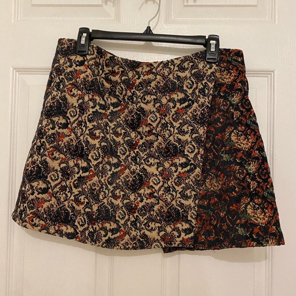Elegant Multicolor Patterned Skirt
